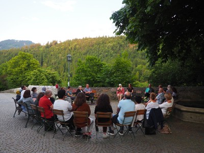 Die Lesung "Ein Ort namens Wut" führte einige zum ersten Mal ins Mesnerstüble am Liebfrauenberg