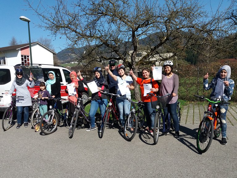 Die Teilnehmerinnen des Fahrradkurses für Erwachsene (© Marktgemeinde Rankweil)