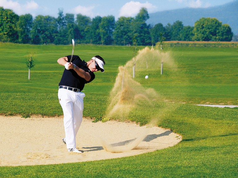 Golfspieler im Sandbunker © Golfclub Montfort