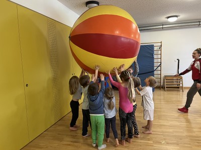 Hopsi Hopper besucht den Kindergarten Merowinger
