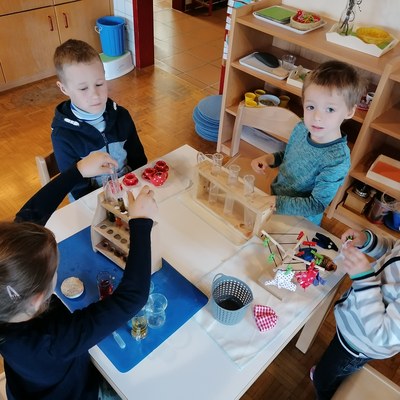 Montessori: „Hilf mir es selbst zu tun“