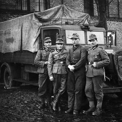 06_Fahrer bei der Wehrmacht_sw.jpg