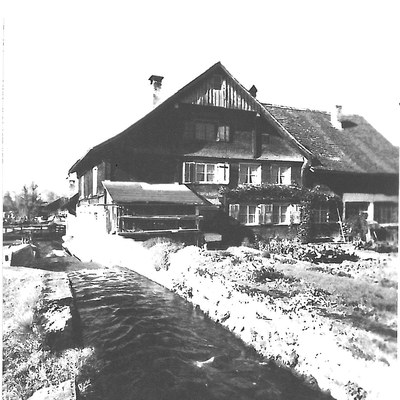 Blick auf das Haus Ölz direkt am Mühlbach (BachmannMühle-Weg 3).jpg
