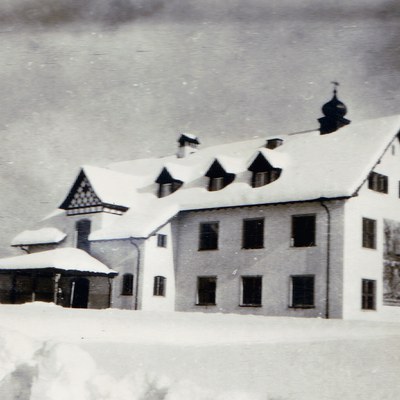 Die Sigmund-Nachbauer-Schule wurde 1951 eröffnet.jpg